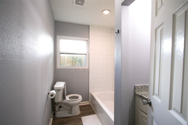 Building Photo - 4130 Galesburg St