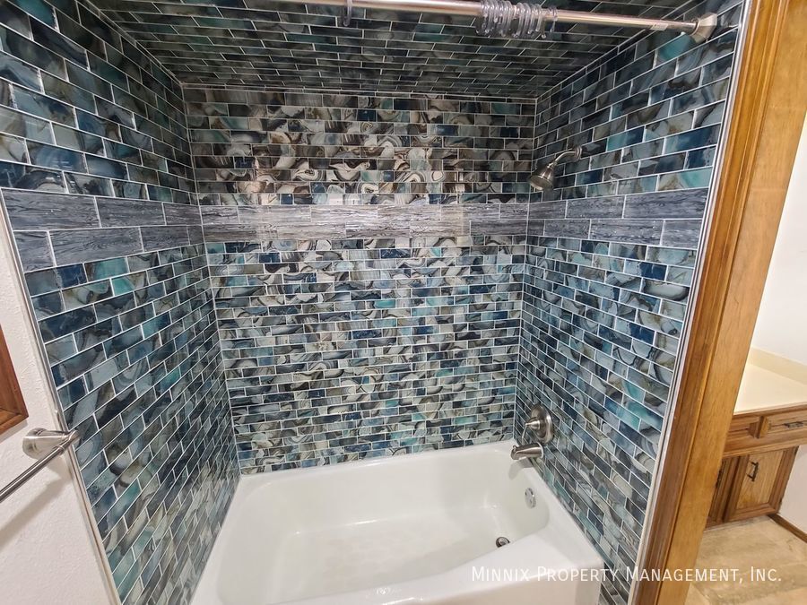 Building Photo - 4005 St Andrews Dr