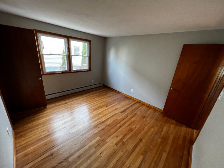 Building Photo - 163 Oakland Ave