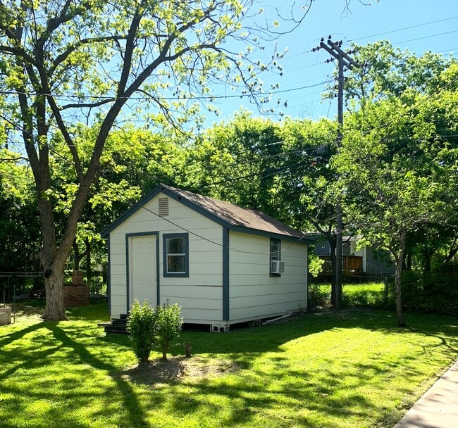 Building Photo - 2408 N 15th St