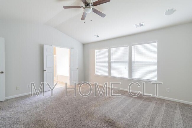 Building Photo - 2108 Arbor Vista Dr