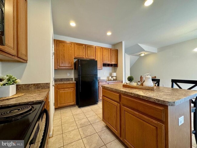 Building Photo - 3788 Bedford Dr