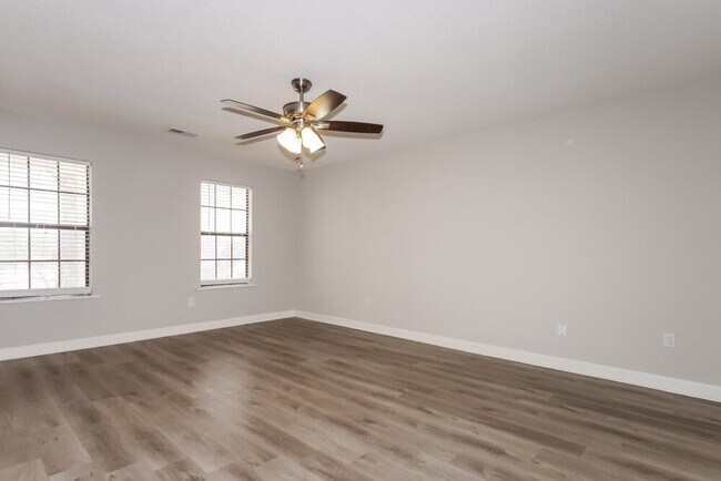 Building Photo - 7333 Eastover Blvd