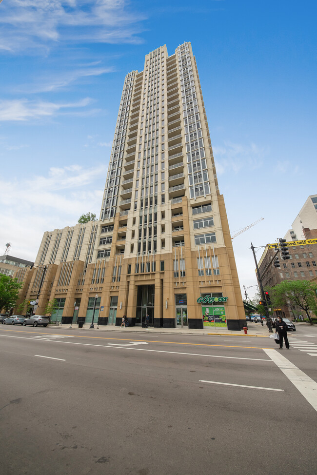 Primary Photo - 1400 S Michigan Ave