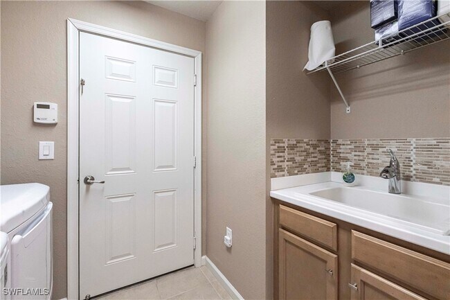 Building Photo - 9508 Ironstone Terrace