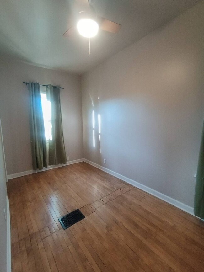 Building Photo - 2035-2037 N Buffum St