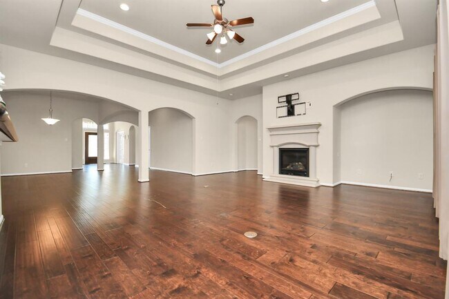 Building Photo - 1122 Boxwood Dr
