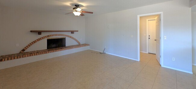 Building Photo - 2431 W Plata Ave