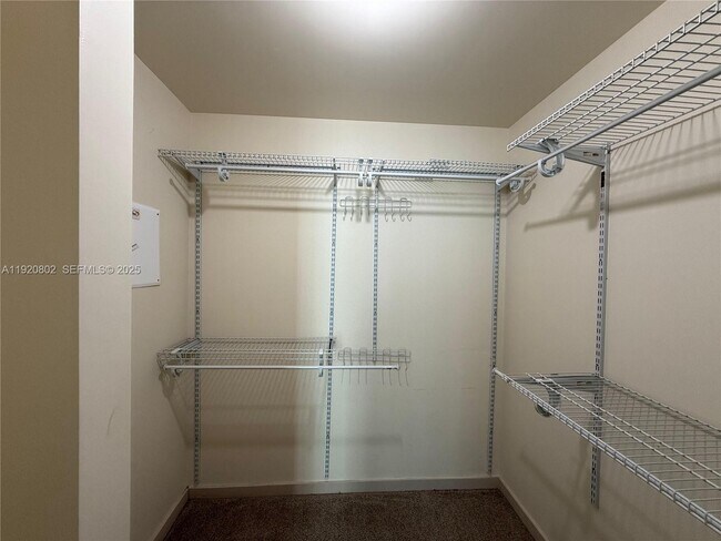 Building Photo - 300 S Biscayne Blvd