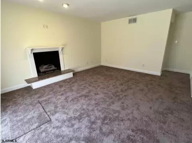 Building Photo - 102 Dogwood Ln