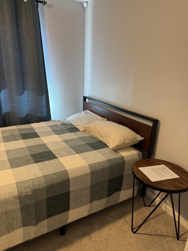 Building Photo - 1303 E Thirteen Mile Rd