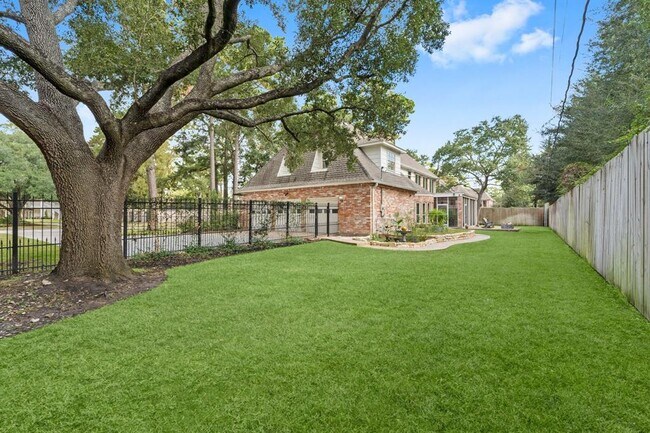 Building Photo - 8911 Tranquil Park Dr