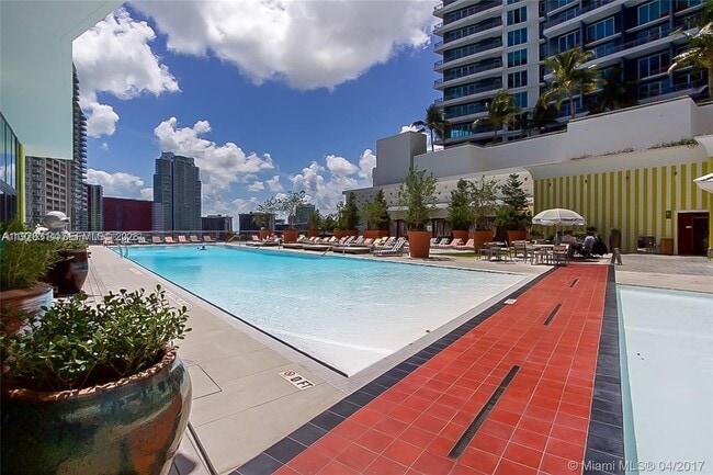 Building Photo - 1300 S Miami Ave