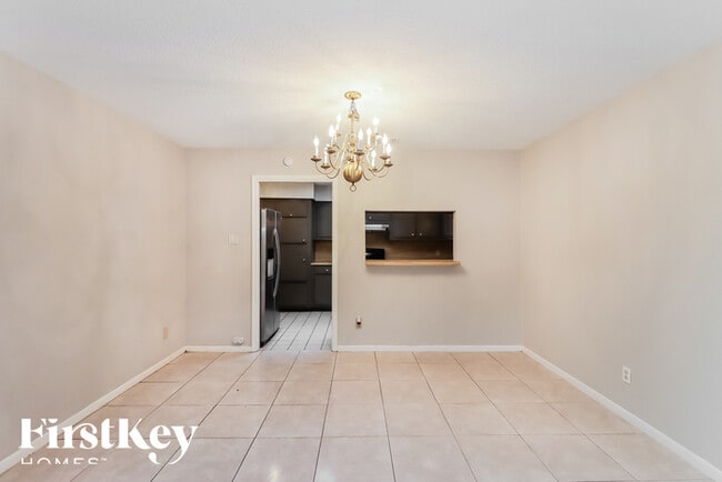Building Photo - 11415 Pepperdine Ln