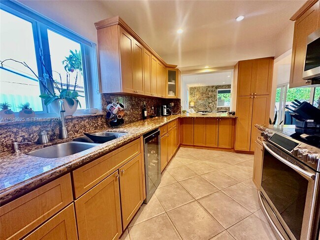 Building Photo - 2665 SW 119th Ct