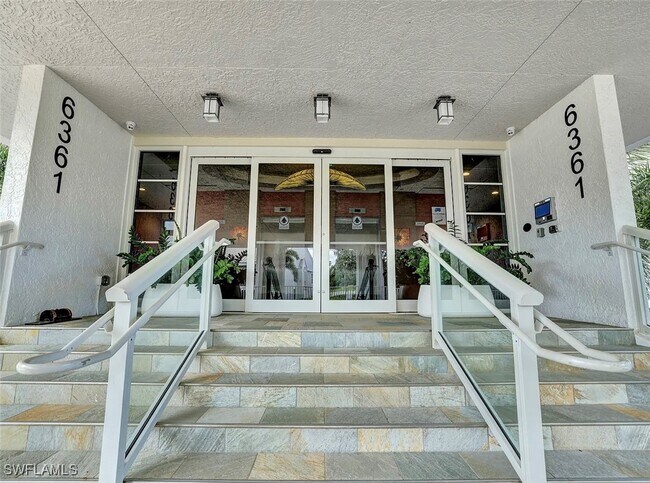 Building Photo - 6361 Pelican Bay Blvd