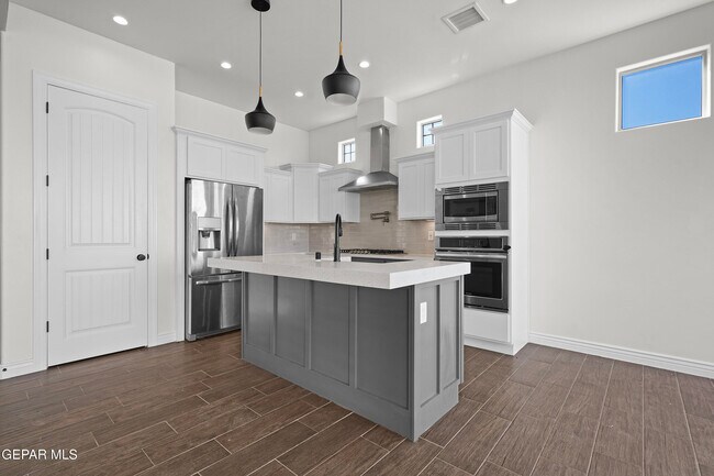 Building Photo - 13445 Emerald Crystal Dr