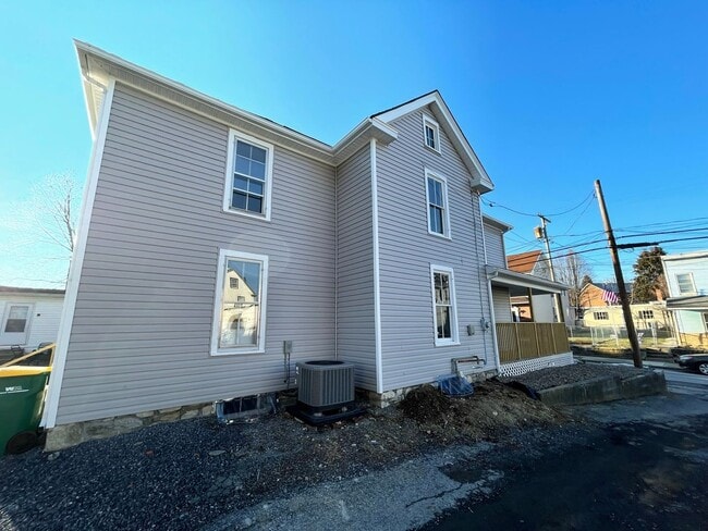Building Photo - 215-217 Cleveland Avenue