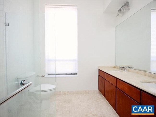 Building Photo - 112 5th St SE