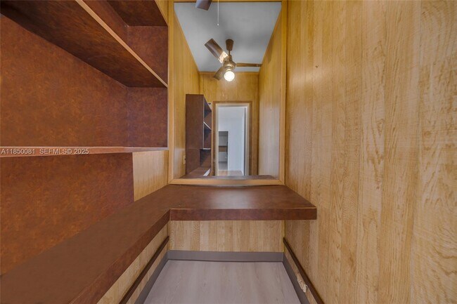 Building Photo - 1880 S Treasure Dr