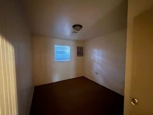 Building Photo - 247 Dona Ave