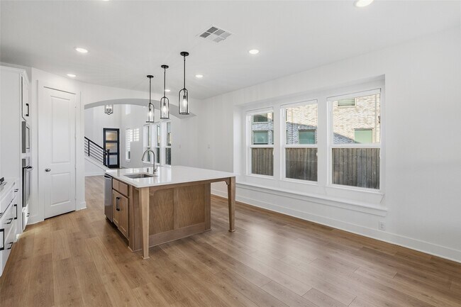 Building Photo - 21211 Metallic Blue Dr