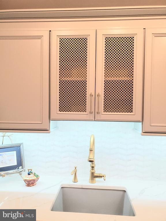 Building Photo - 1211 S Eads St