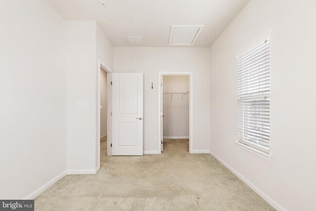 Building Photo - 101 Dallett Ln