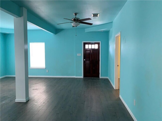 Building Photo - 222 Riviera Dr