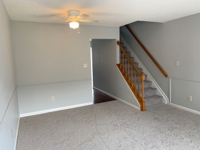 Building Photo - Gated Community, 1.5 Miles to Beach, Pet F...