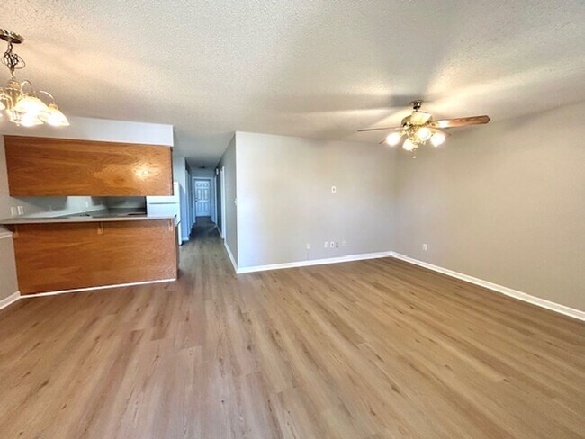 Building Photo - 124 Railroad Ridge Rd