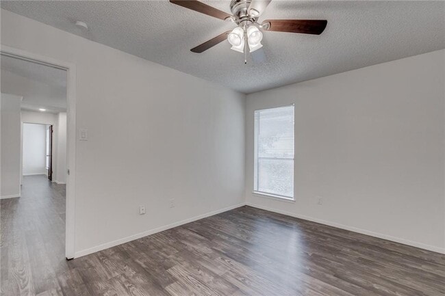 Building Photo - 11405 Walnut Ridge Dr