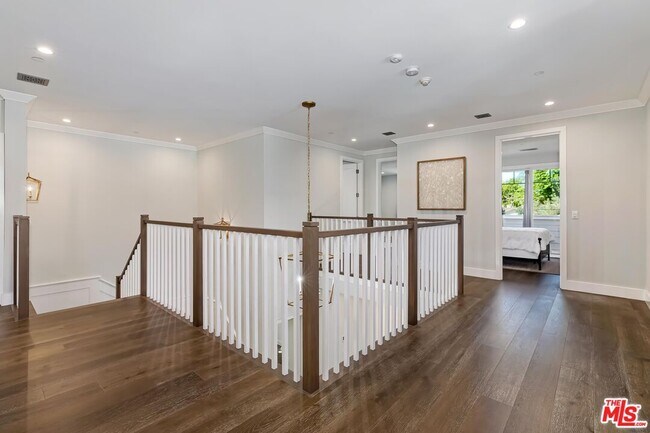 Building Photo - 4306 Forman Ave
