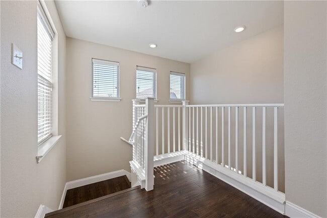 Building Photo - 1524 Uhland Dr