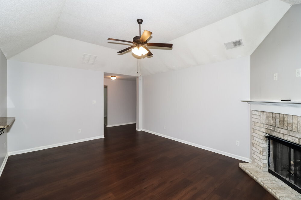 Building Photo - 9450 Darren Cir S