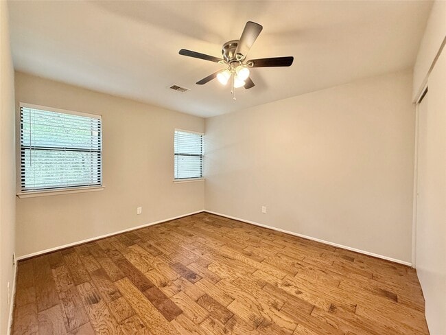 Building Photo - 22 Sawmill Grove Ln