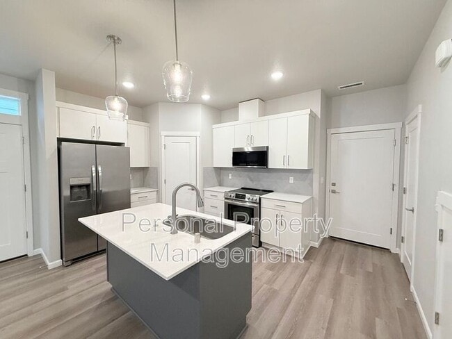 Building Photo - 16332 NE 21st St