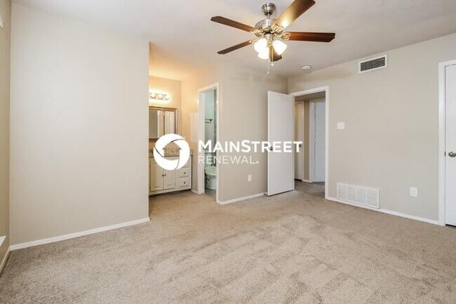 Building Photo - 3 Bedroom Pet-Friendly Home in North Richl...