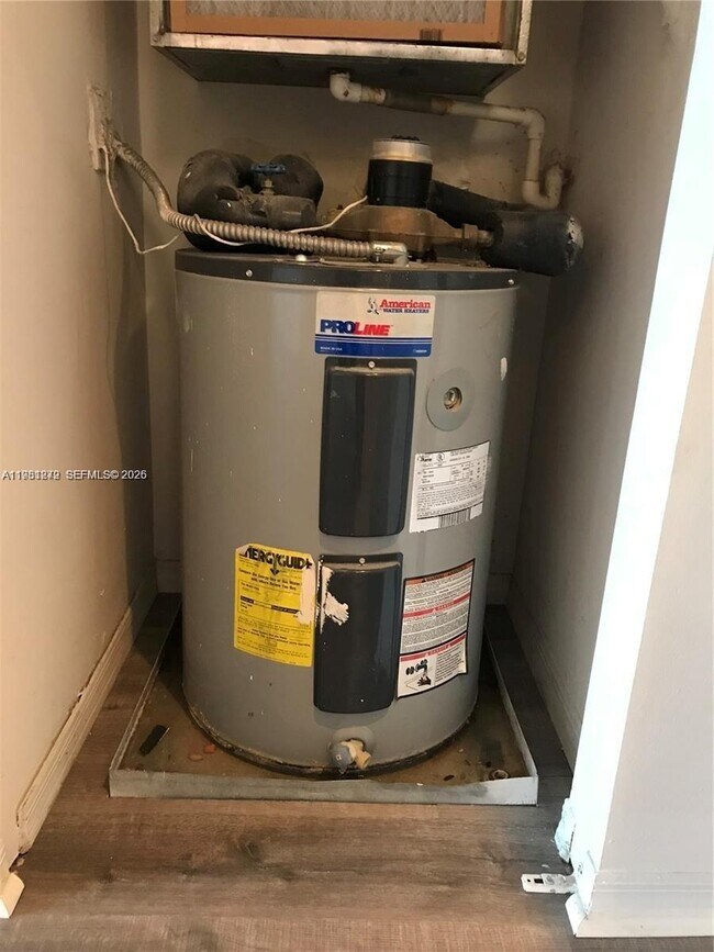 Building Photo - 151 SW 117th Ave