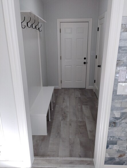 Mud room - 5412 Meandering Rd