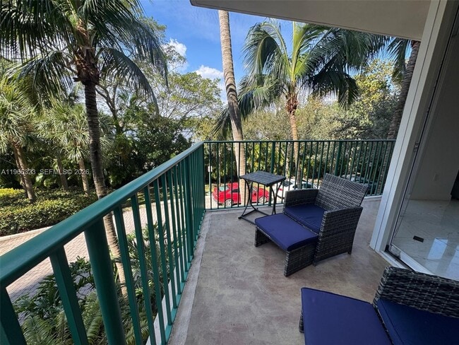 Building Photo - 20000 E Country Club Dr