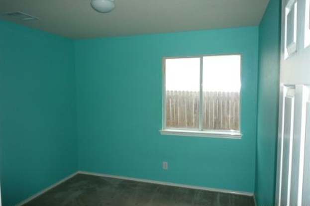 Building Photo - 2476 Medina Dr