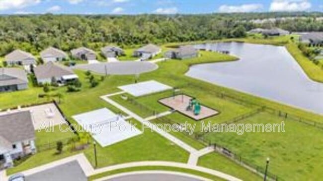 Building Photo - 1095 Woodland Oaks Dr