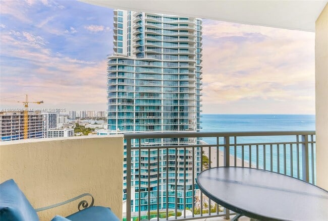 Building Photo - 17375 Collins Ave