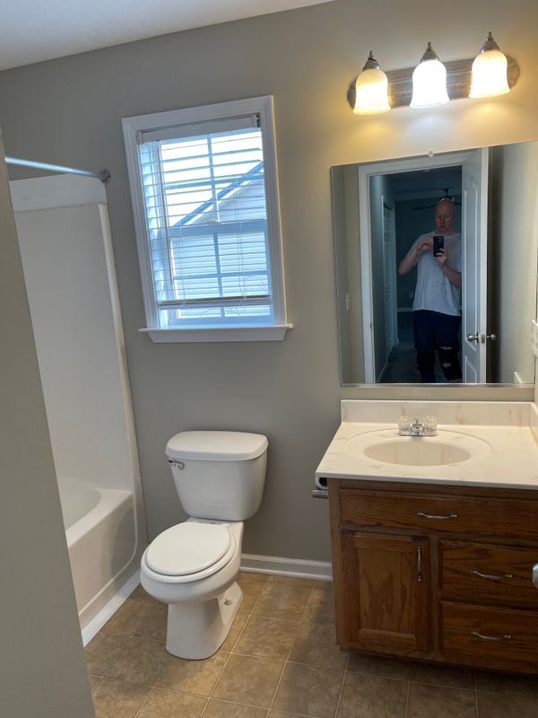 Building Photo - 1604 Baucom Dr