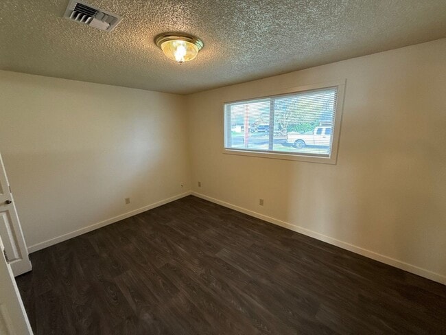 Building Photo - 411 E 3rd St