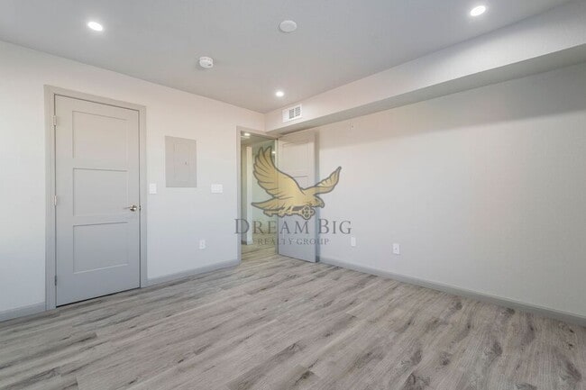 Building Photo - 8101 W Flamingo Rd