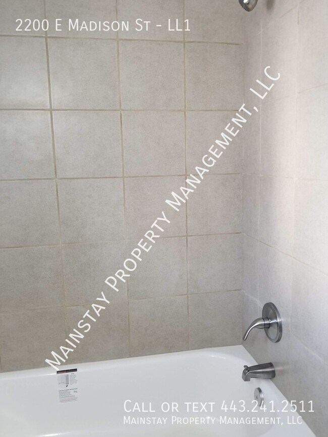 Building Photo - 2200 E Madison St