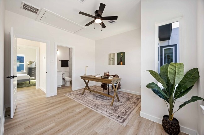 Building Photo - 5523 Haight St