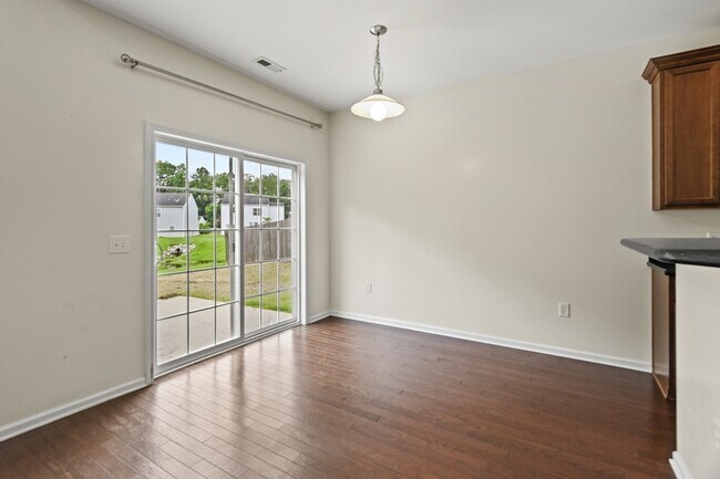 Building Photo - 465 Green Park Ln